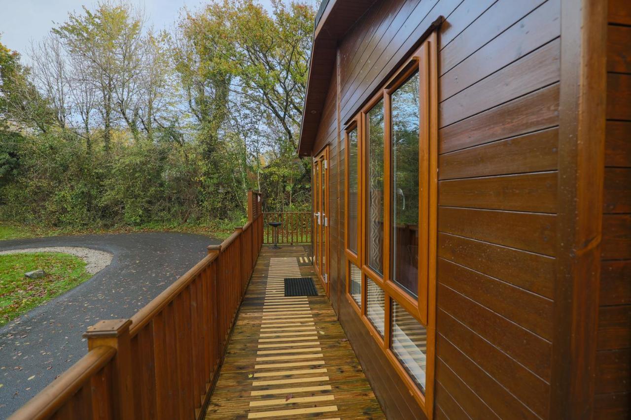 Charming Copse Corner Lodge - Spa Resort - Devon Chudleigh エクステリア 写真